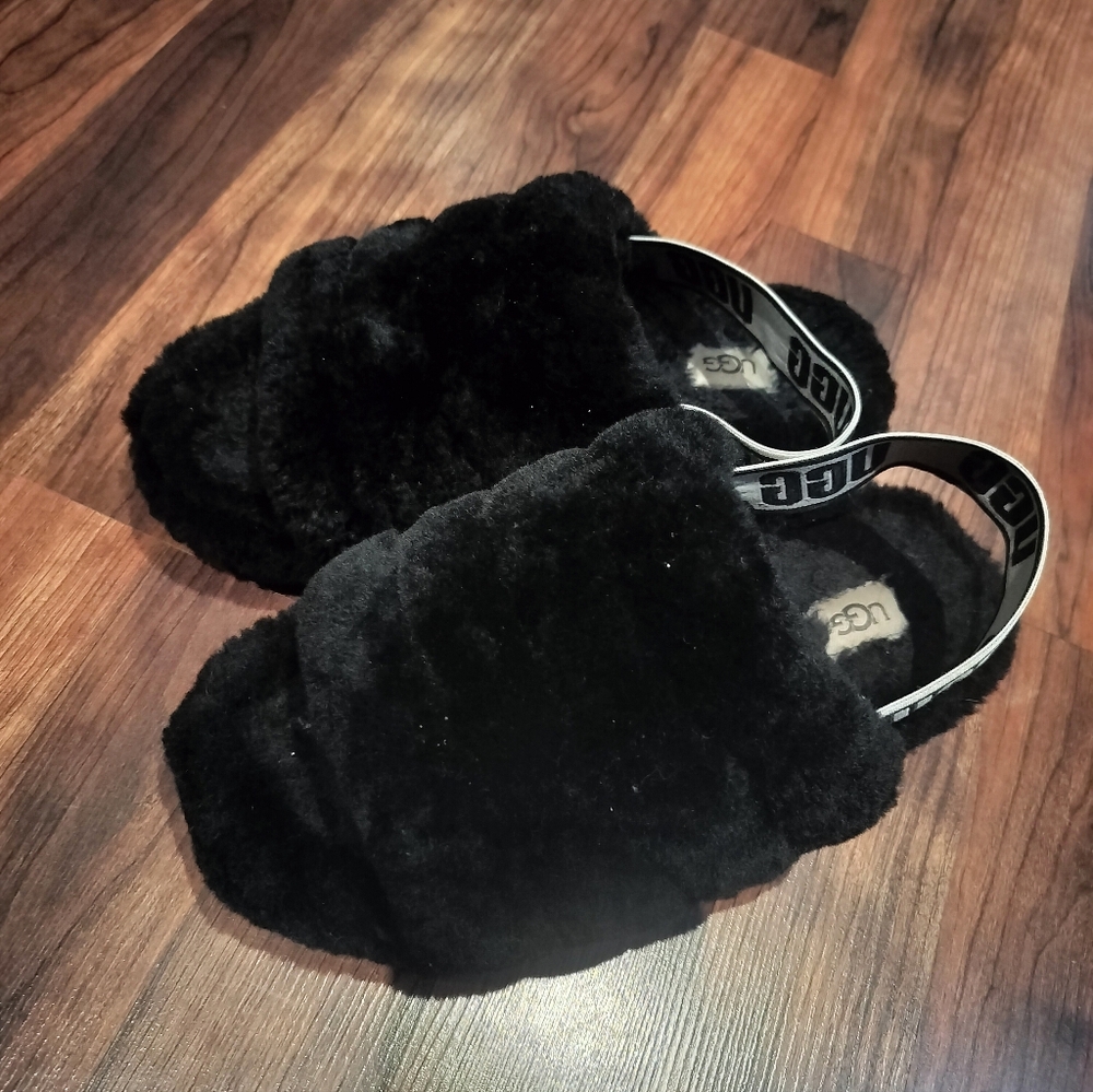 Uggs fluff yeah slippers